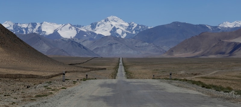 Road from Murghab village to Karakul lake.